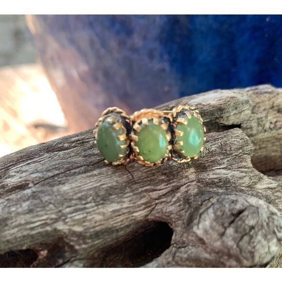 14K Gold and Nephrite Jade 3 Stone Ring Vintage Size 6 - Picture 2 of 7